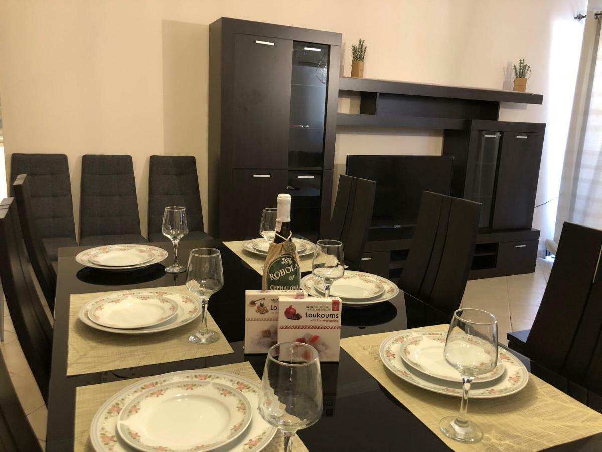 A For Argostoli Apartment Bagian luar foto